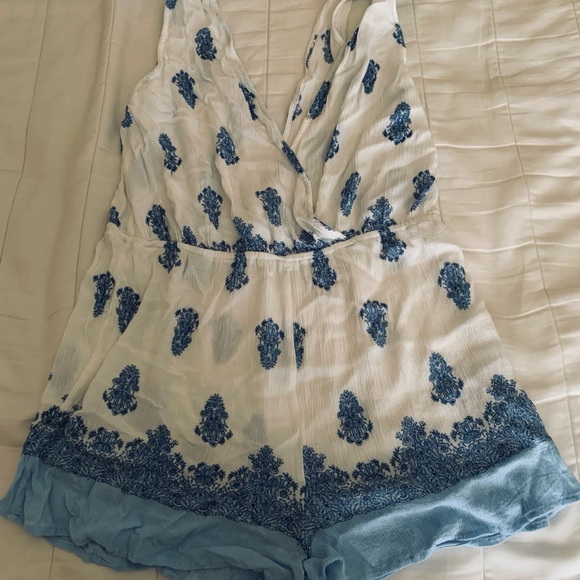 Kendall & Kylie White Romper with Blue Embroidery - Picture 2 of 4
